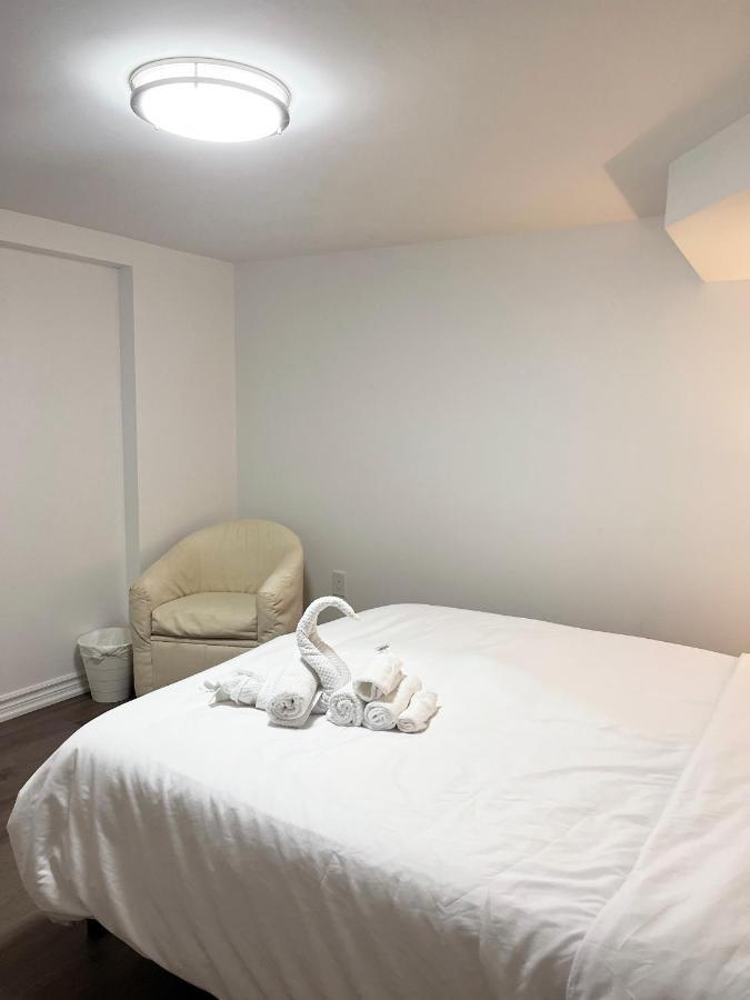 Simple & Tidy Private Rooms Toronto Luaran gambar