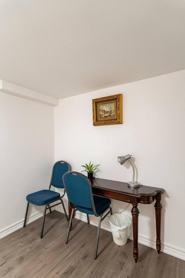 Simple & Tidy Private Rooms Toronto Luaran gambar