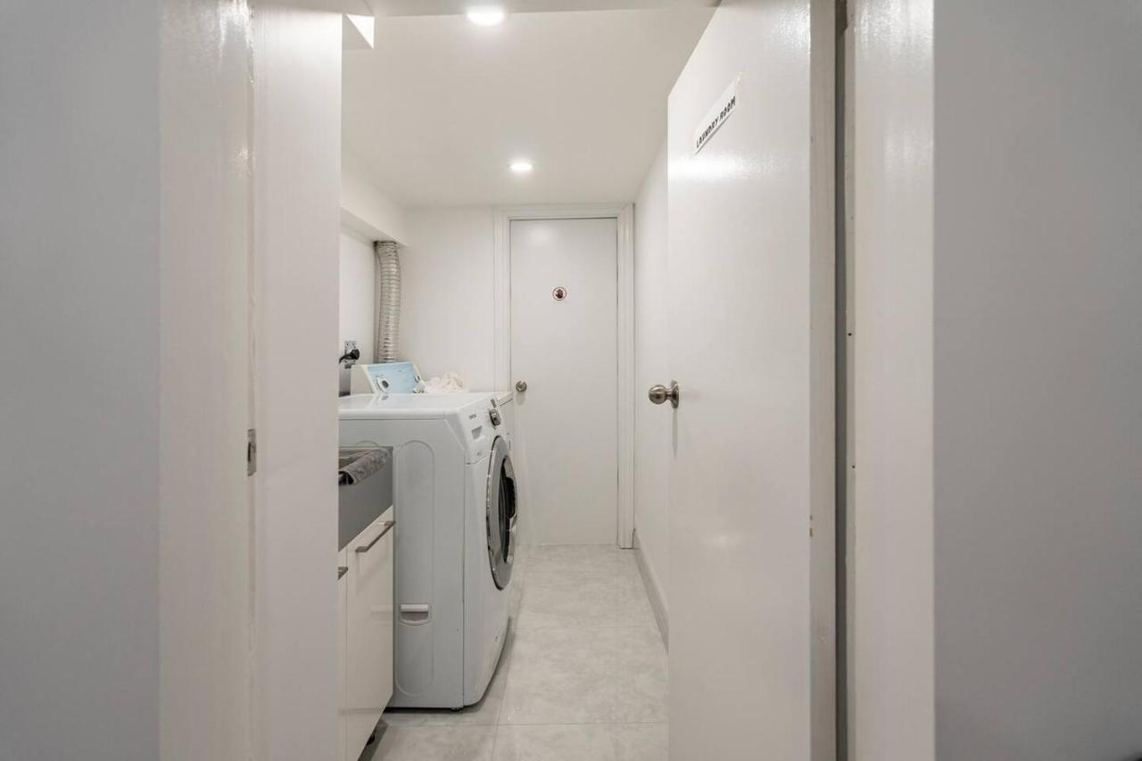 Simple & Tidy Private Rooms Toronto Luaran gambar