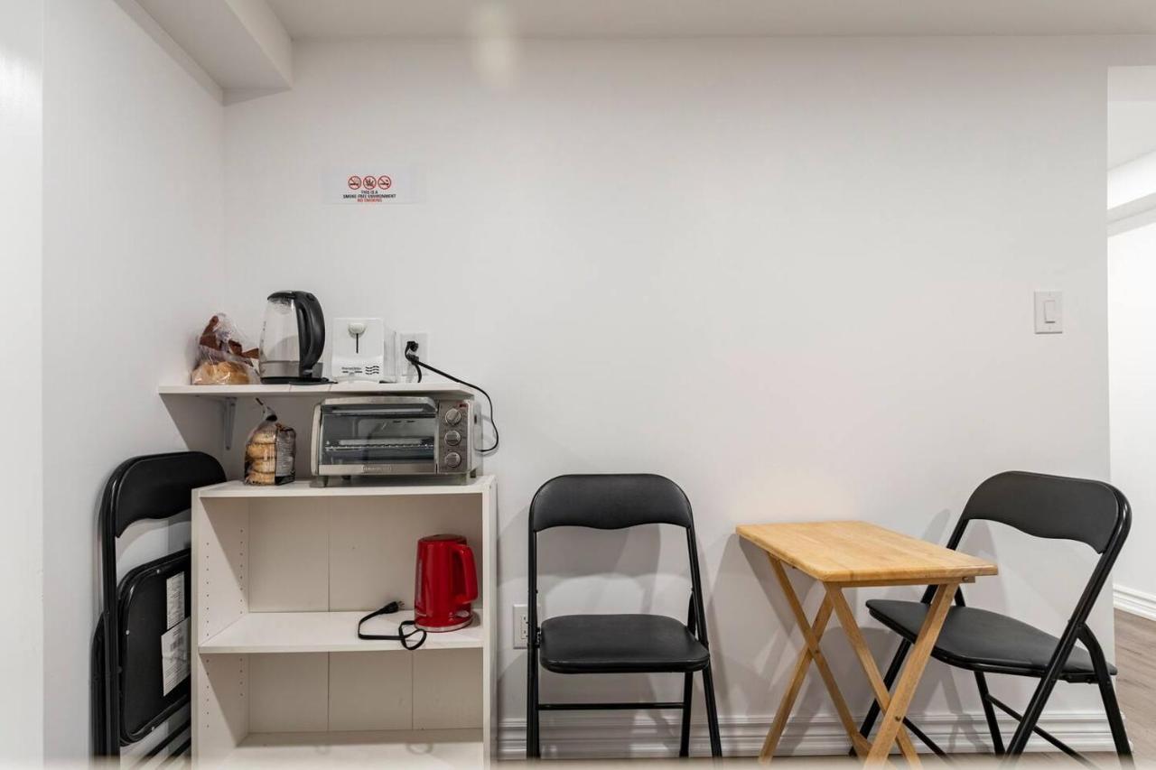 Simple & Tidy Private Rooms Toronto Luaran gambar