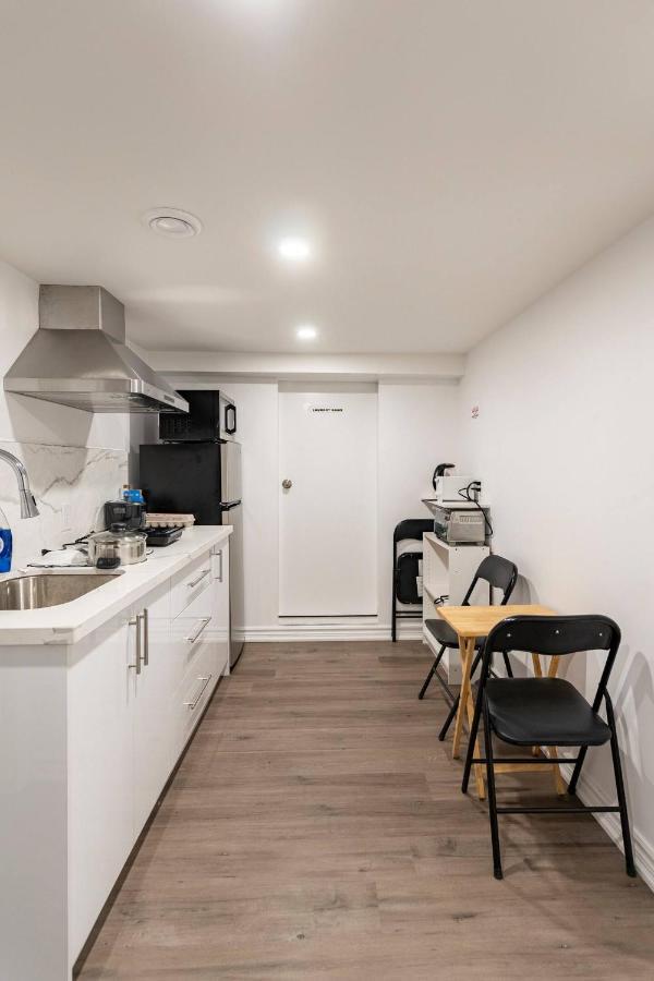 Simple & Tidy Private Rooms Toronto Luaran gambar